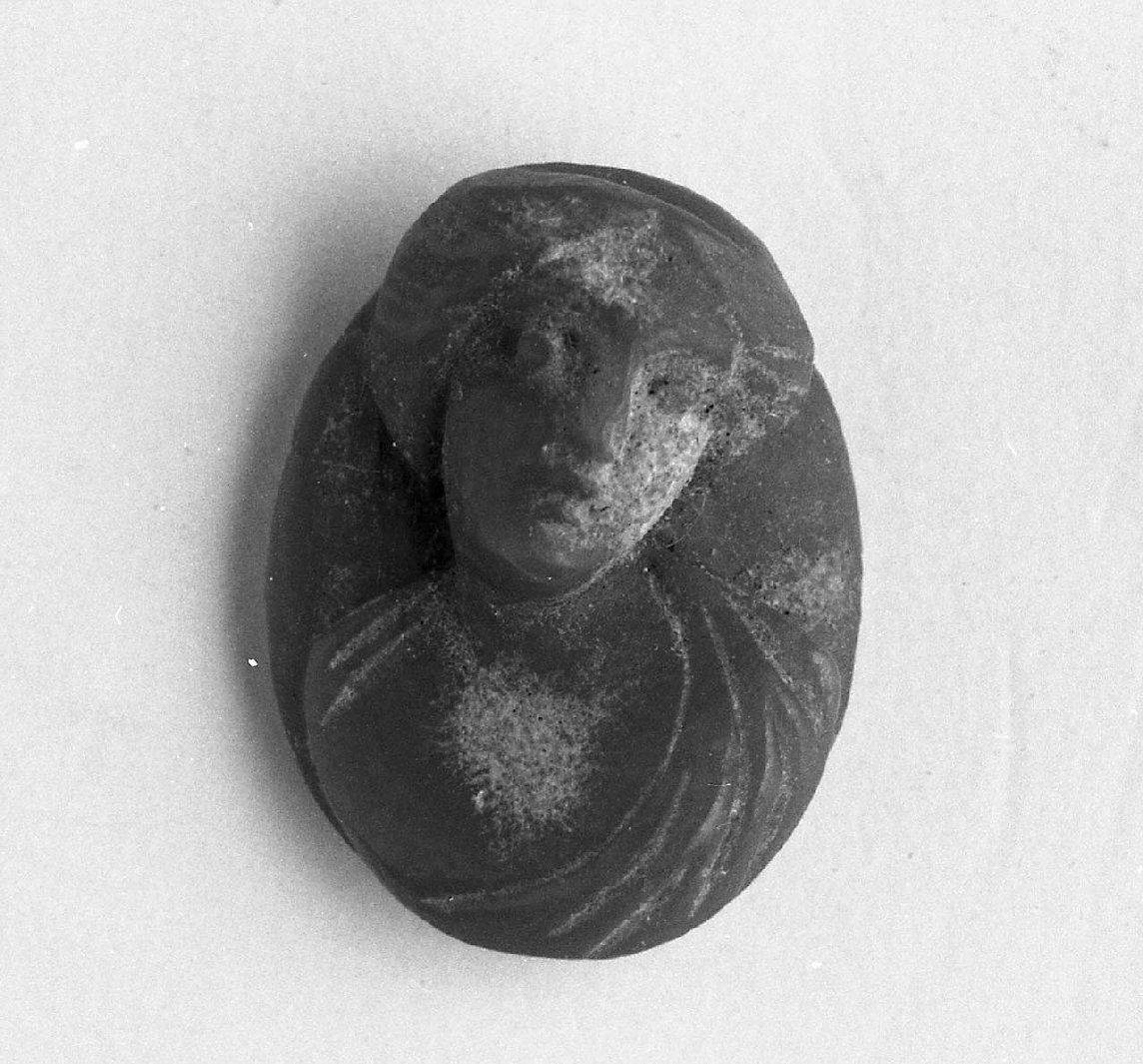 busto femminile (cammeo, opera isolata) - bottega italiana (sec. XVIII)