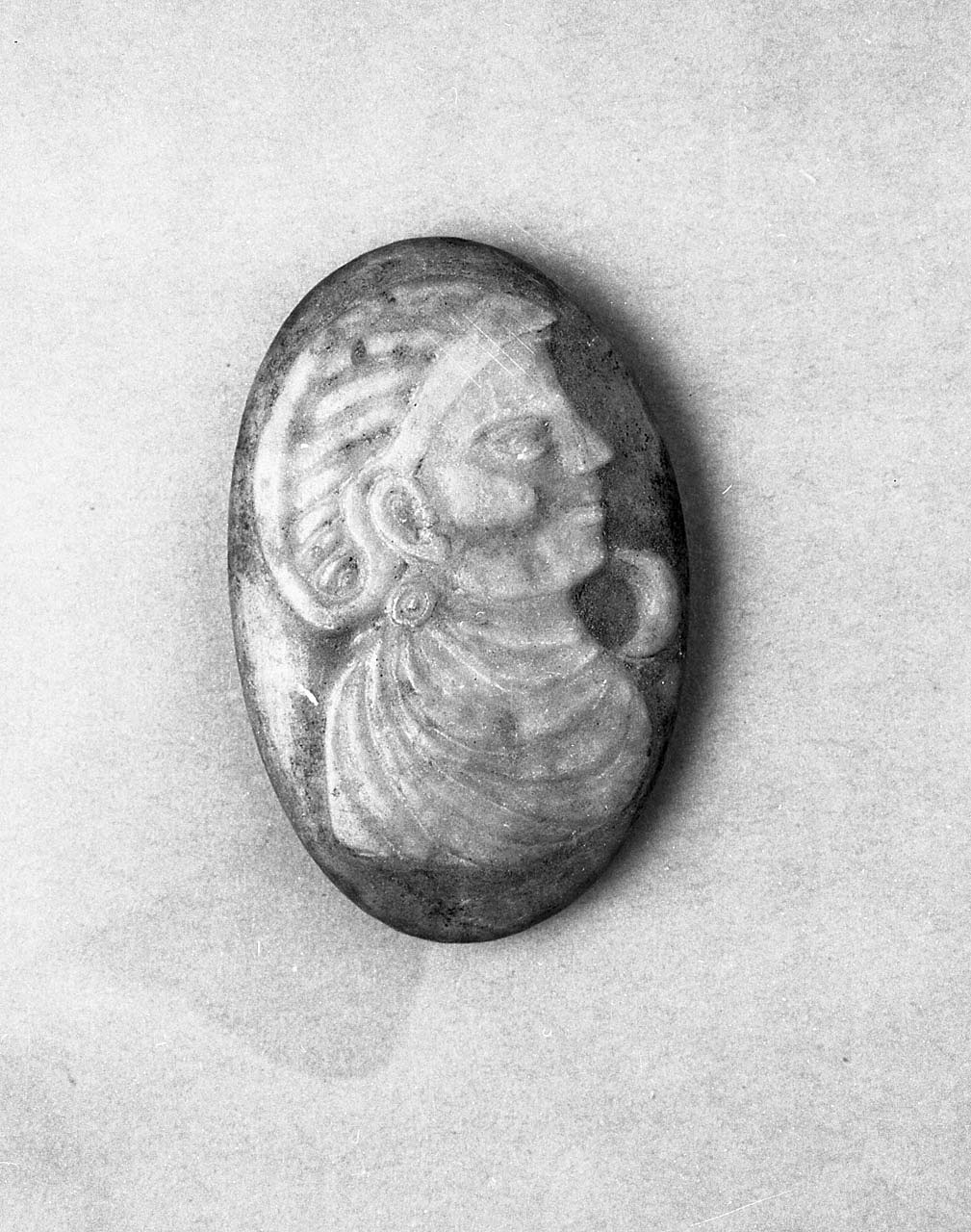 busto femminile (rilievo, opera isolata) - bottega italiana (sec. XVIII)