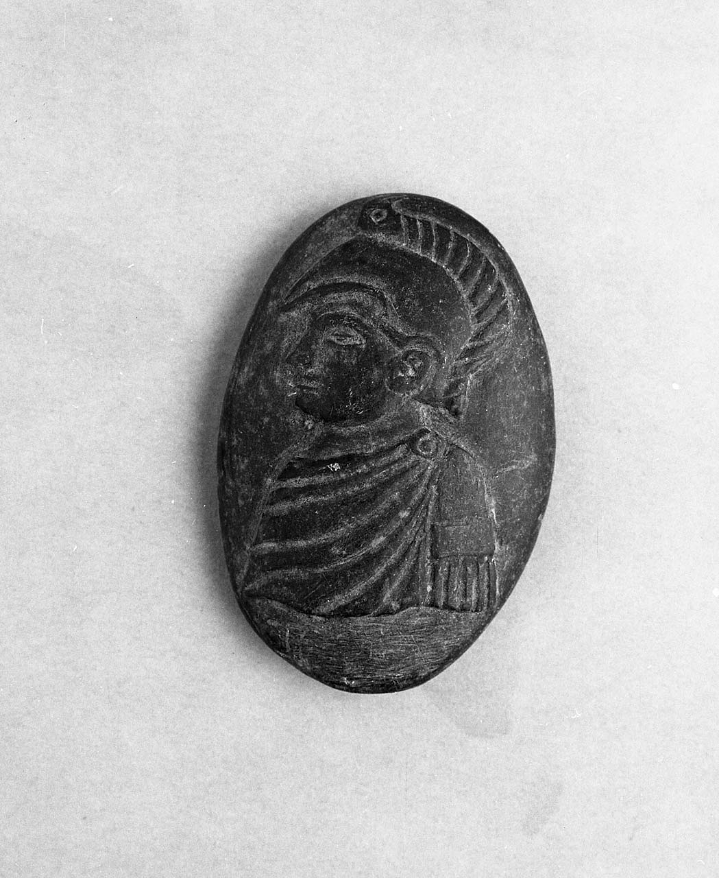 busto di guerriero con elmo (rilievo, opera isolata) - bottega italiana (sec. XIX)