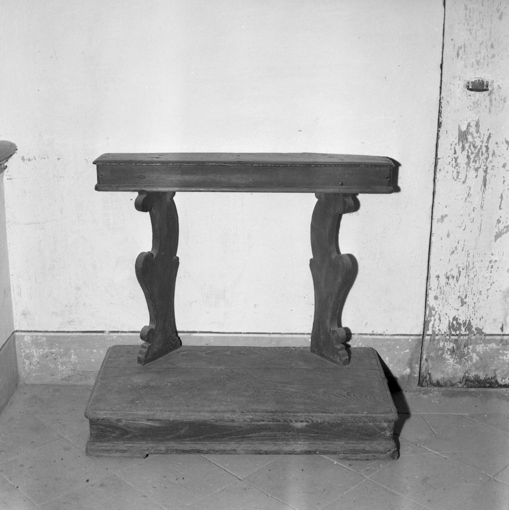 inginocchiatoio - a montanti sagomati - bottega aretina (seconda metà sec. XVIII)