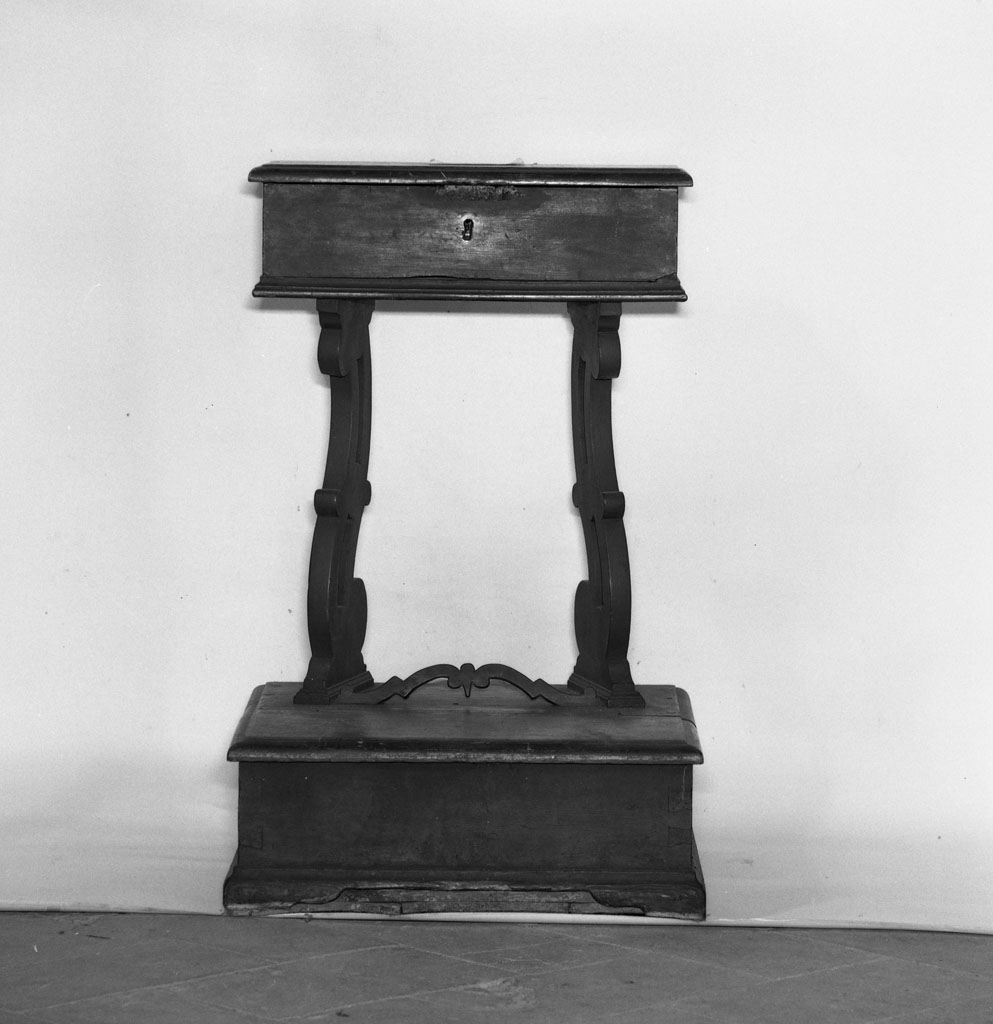 inginocchiatoio - a montanti sagomati - bottega toscana (fine sec. XVIII)