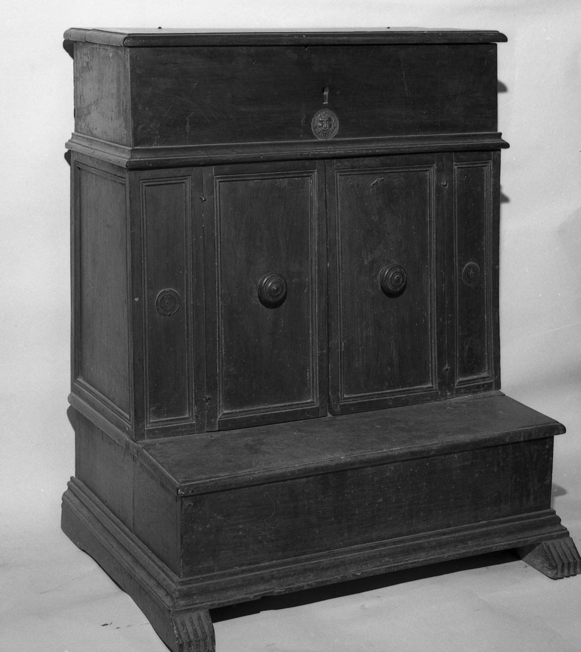 inginocchiatoio - a stipetto - bottega toscana (secc. XVI/ XVII)