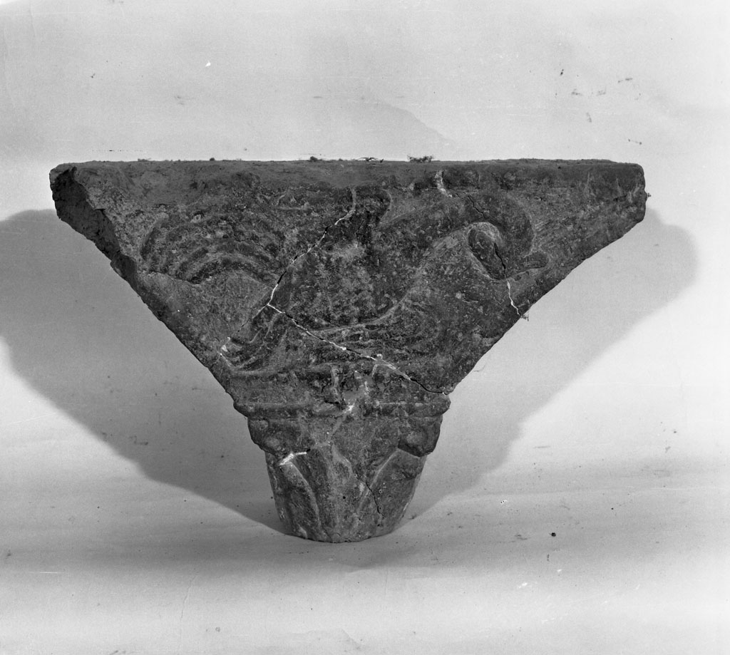 pellicano (capitello) - bottega cortonese (inizio sec. XII)