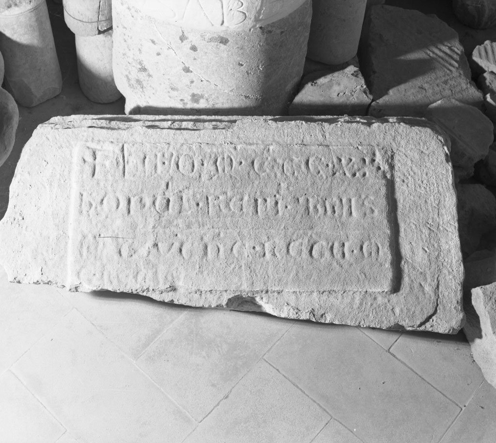 lapide documentaria - bottega toscana (sec. XIV)