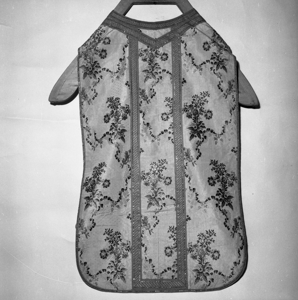 paramento liturgico - manifattura napoletana (?) (seconda metà sec. XVIII)