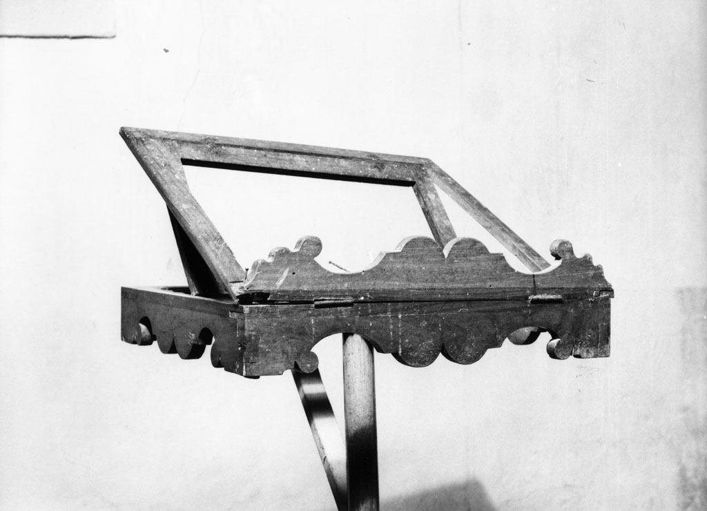 leggio a fusto - bottega toscana (prima metà sec. XX)