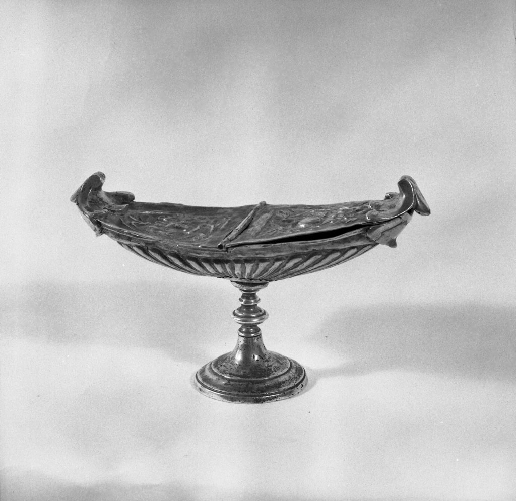 navicella portaincenso - a doppia valva - bottega toscana (sec. XVIII)