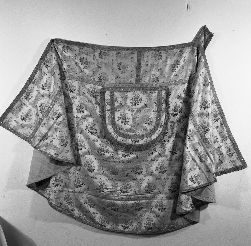 piviale - manifattura francese (metà sec. XVIII)