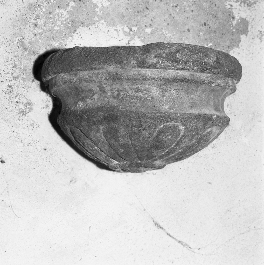 acquasantiera da parete - bottega toscana (prima metà sec. XVII)