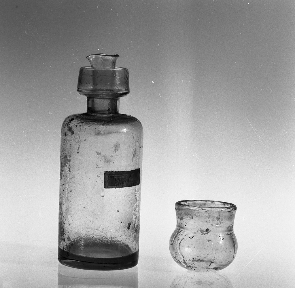 bottiglia - bottega italiana (sec. XIX)