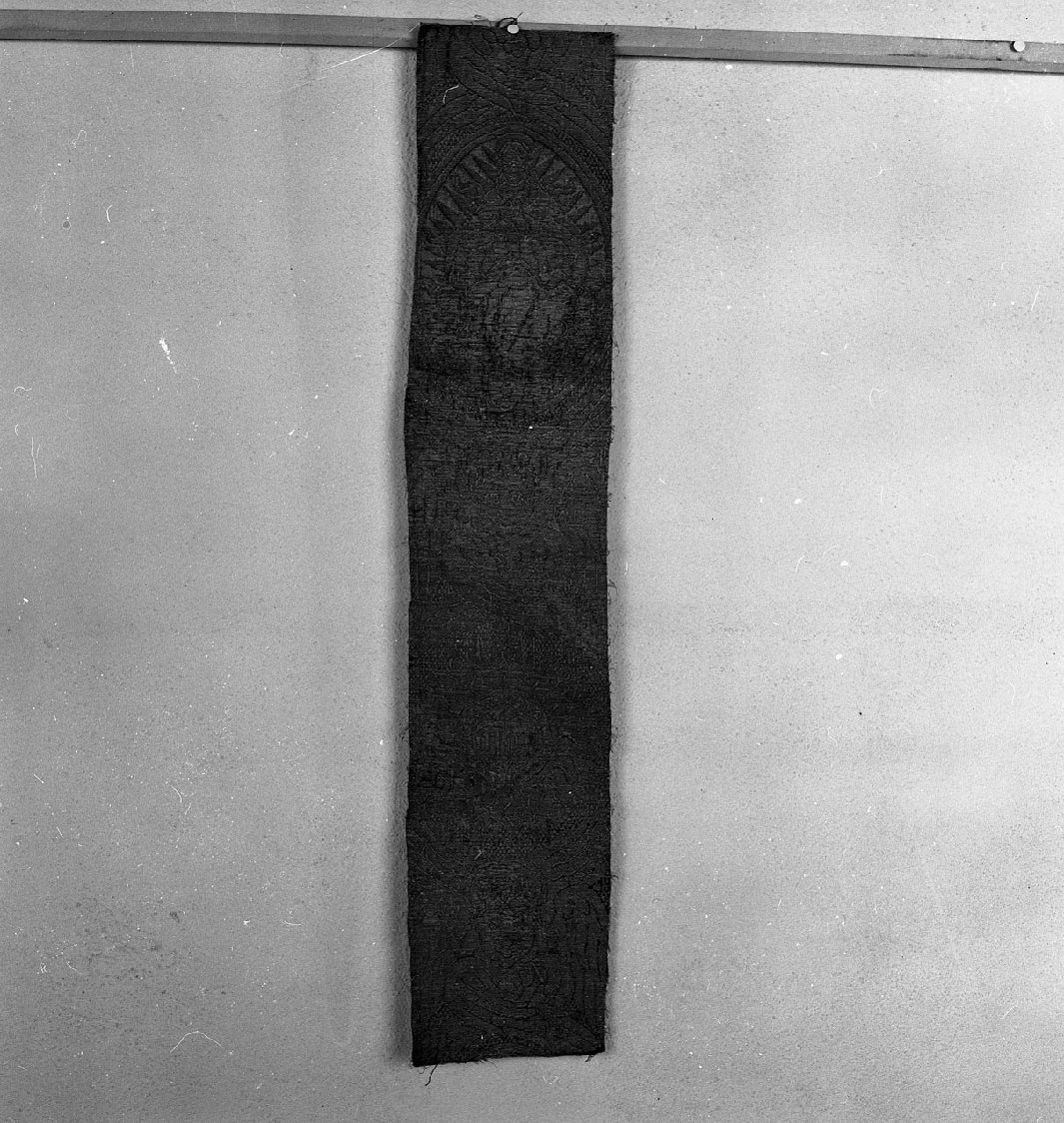 bordo, frammento - manifattura fiorentina (secondo quarto sec. XVI)