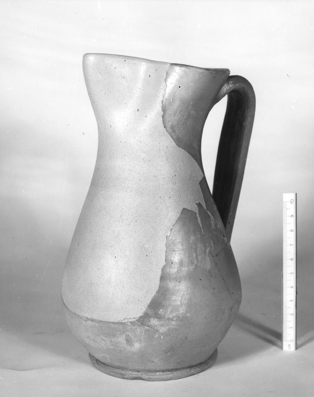 boccale, opera isolata - bottega aretina (seconda metà, primo quarto sec. XIV, sec. XV)