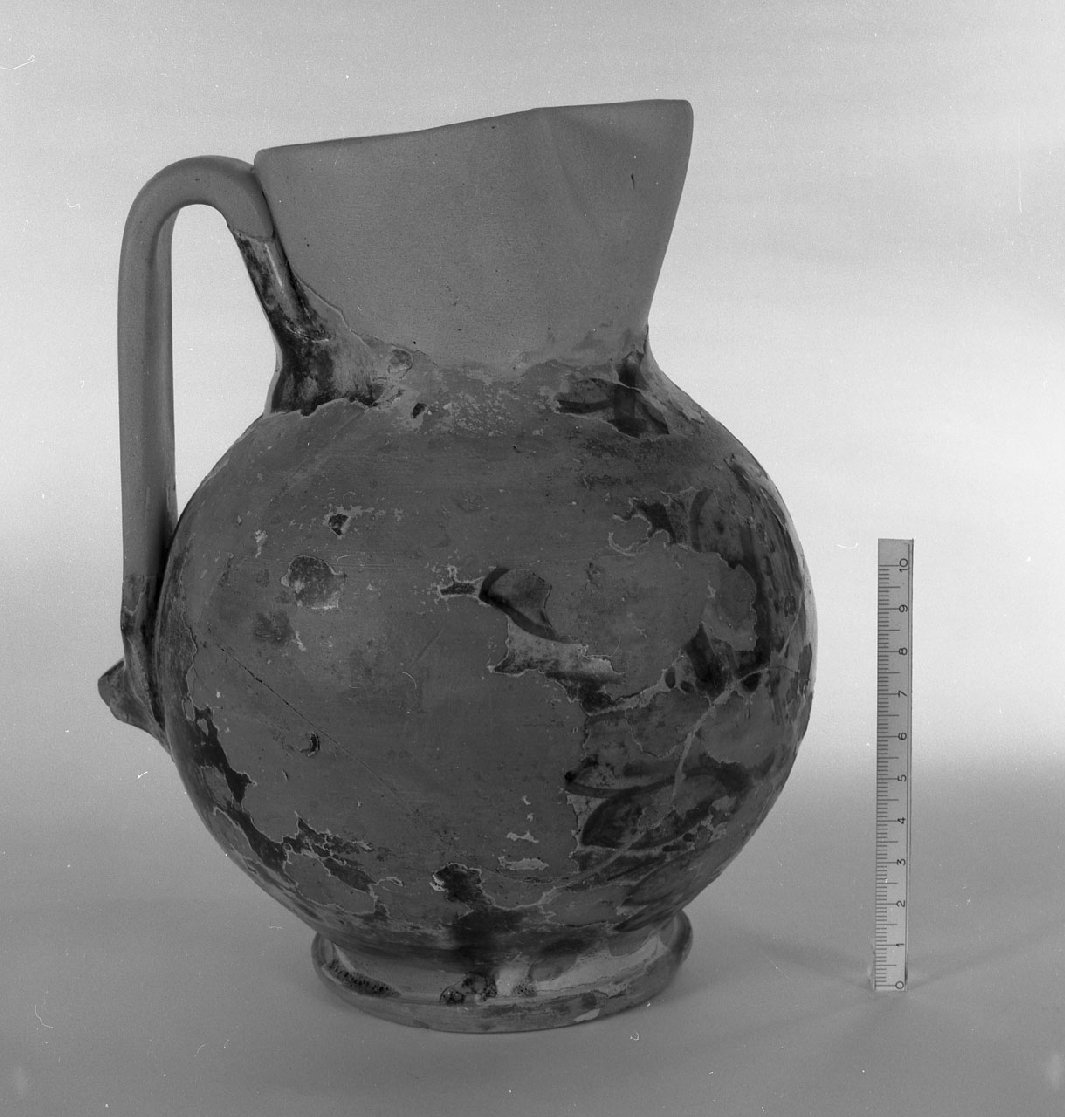 Petali e fiori contornati da tratto in manganese, motivi decorativi floreali (boccale, opera isolata) - bottega toscana (sec. XVII)