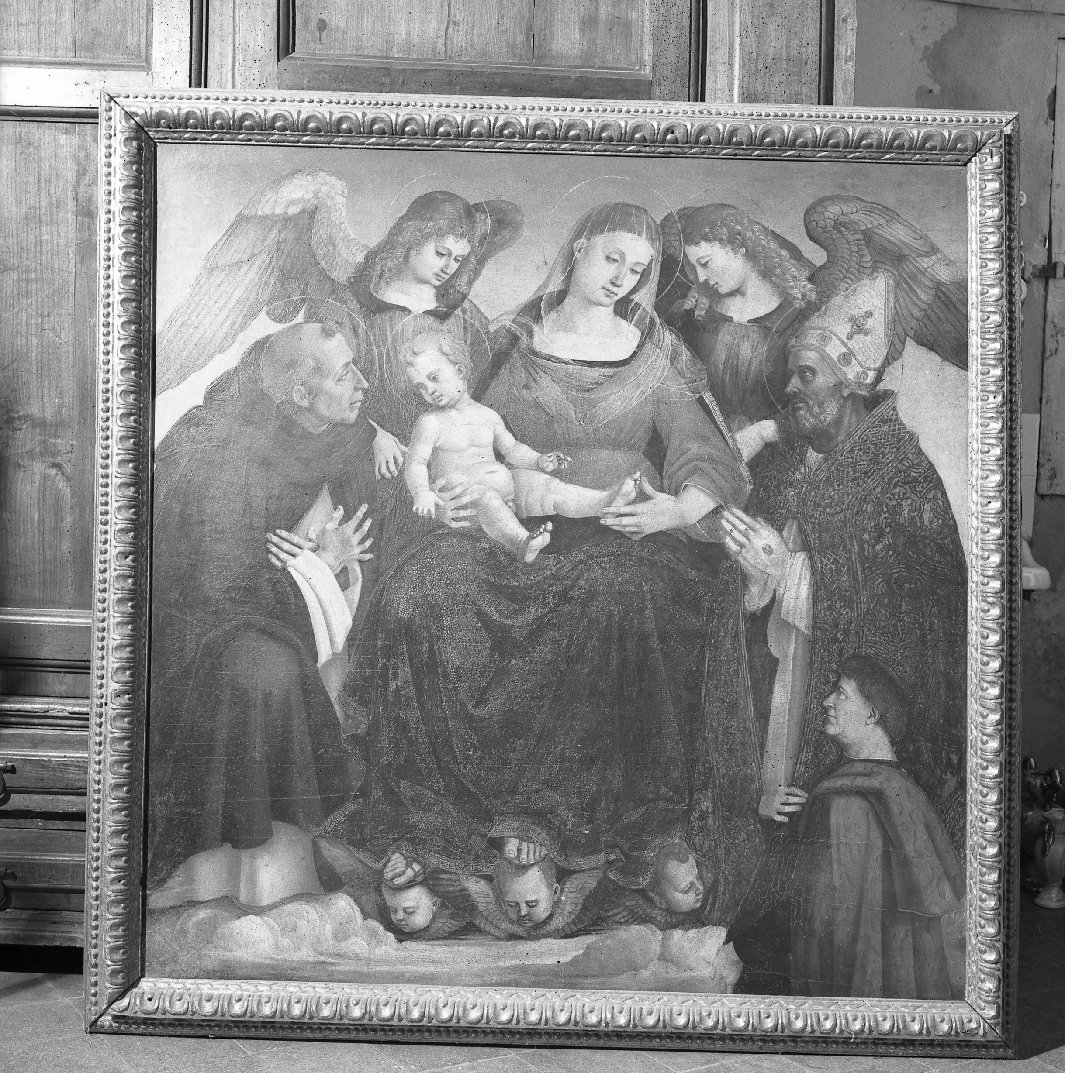 Madonna con Bambino fra due Angeli, due Santi e il committente, Madonna con Bambino e Santi (dipinto) di Signorelli Luca (sec. XVI)