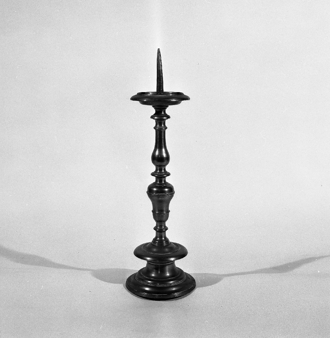 candeliere, coppia - bottega toscana (fine/inizio secc. XVII/ XVIII)