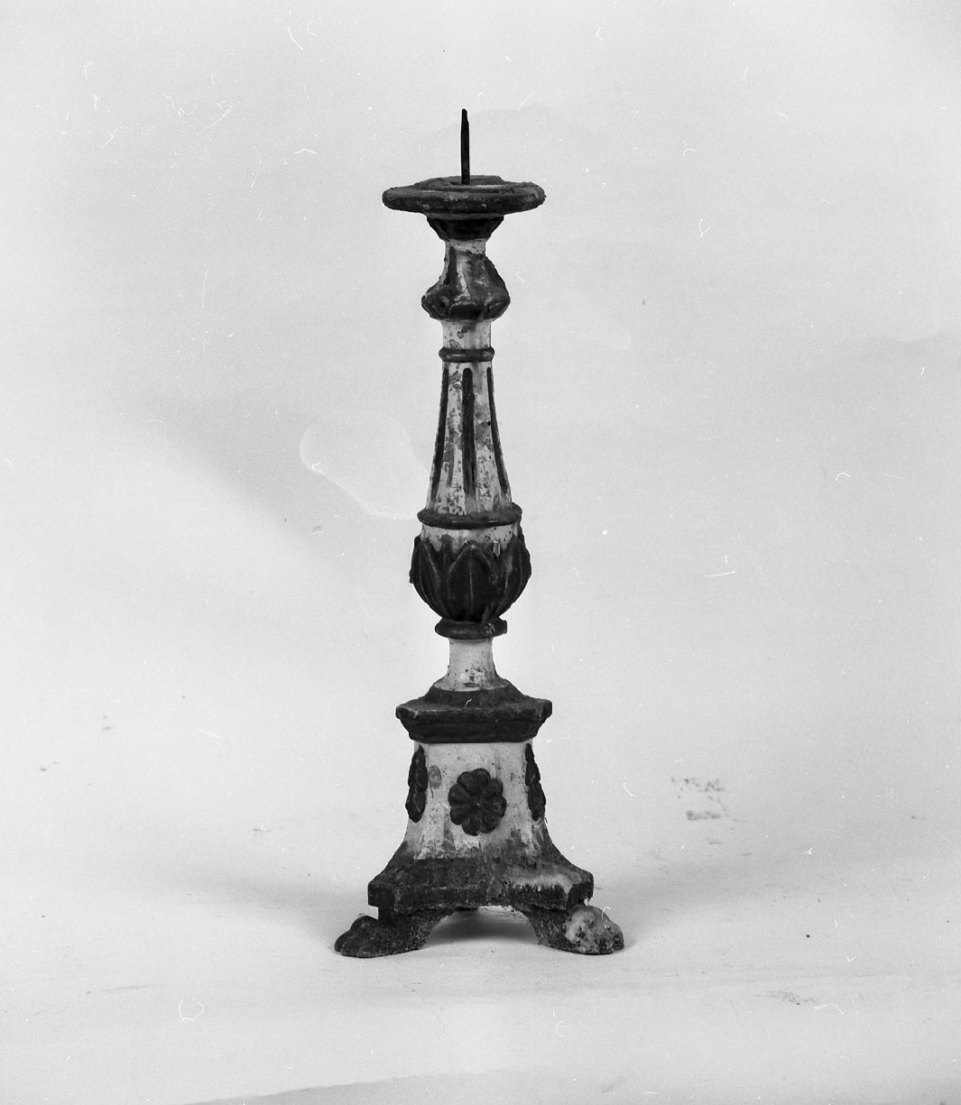 candeliere, opera isolata - bottega toscana (prima metà sec. XIX)