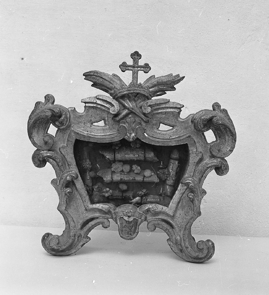 reliquiario a teca - a urna, coppia - bottega toscana (seconda metà sec. XVIII)