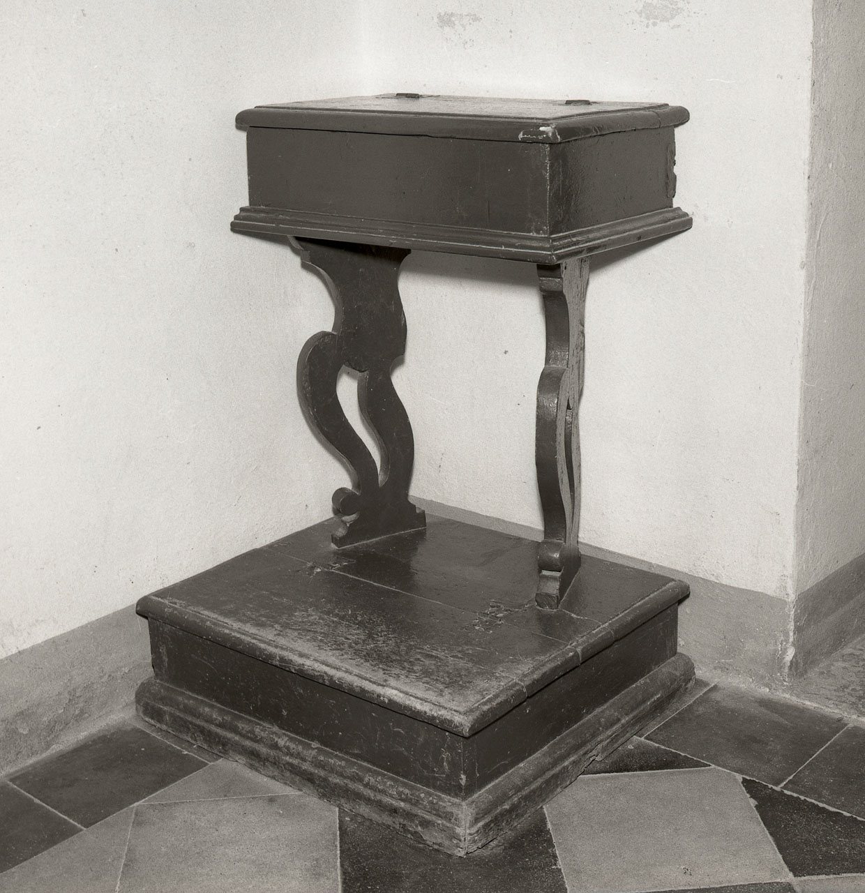 inginocchiatoio - bottega toscana (sec. XVIII)