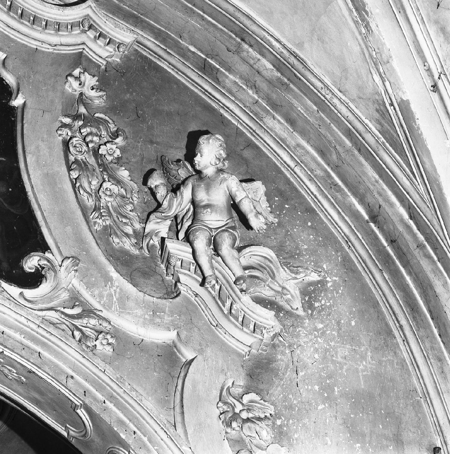 Due angeli (decorazione plastica) - bottega toscana (metà sec. XVIII)