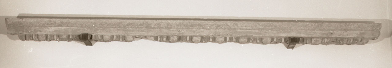 cornice architettonica, frammento - bottega toscana (seconda metà sec. XV)