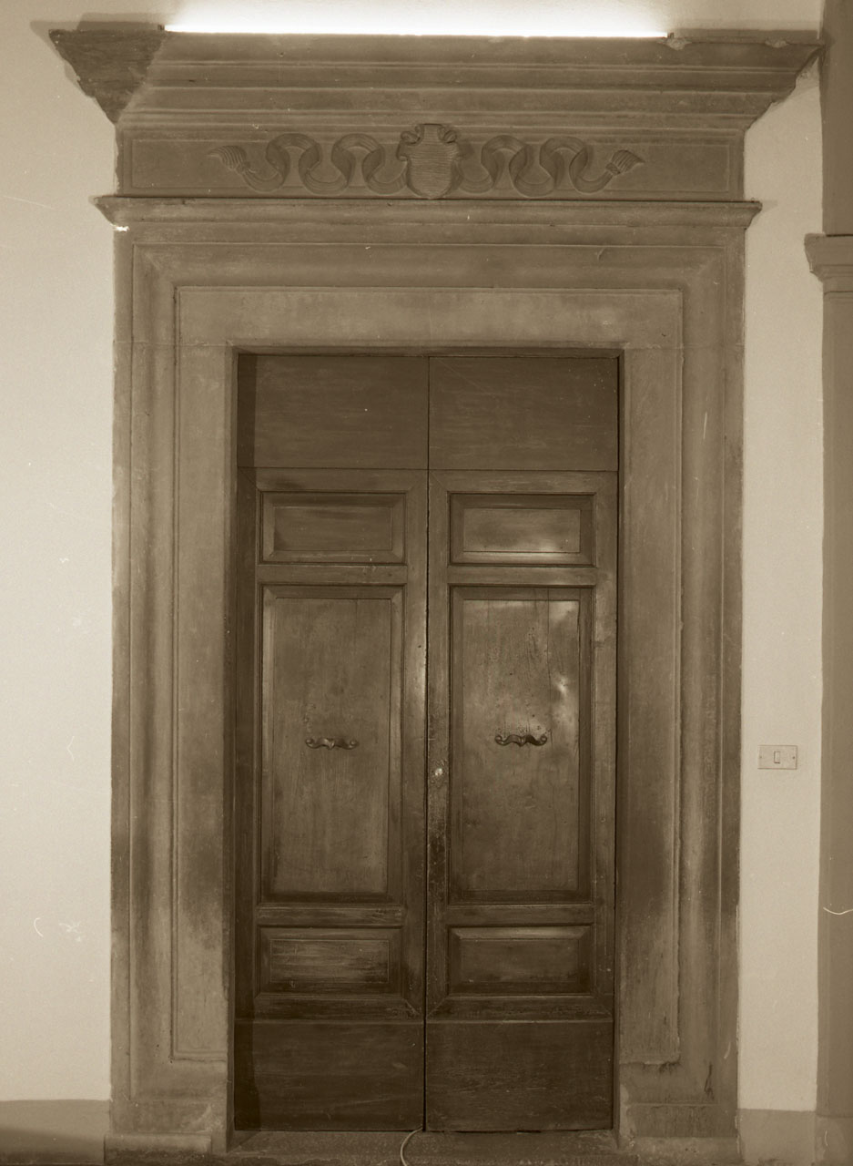 mostra di porta, opera isolata - bottega aretina (fine/inizio secc. XVI/ XVII)