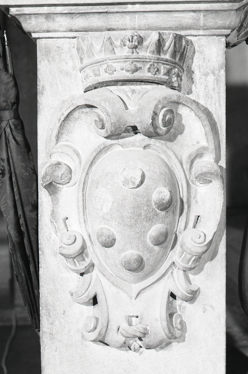 stemma gentilizio della famiglia dé Medici (scultura, opera isolata) - bottega toscana (prima metà sec. XVII)