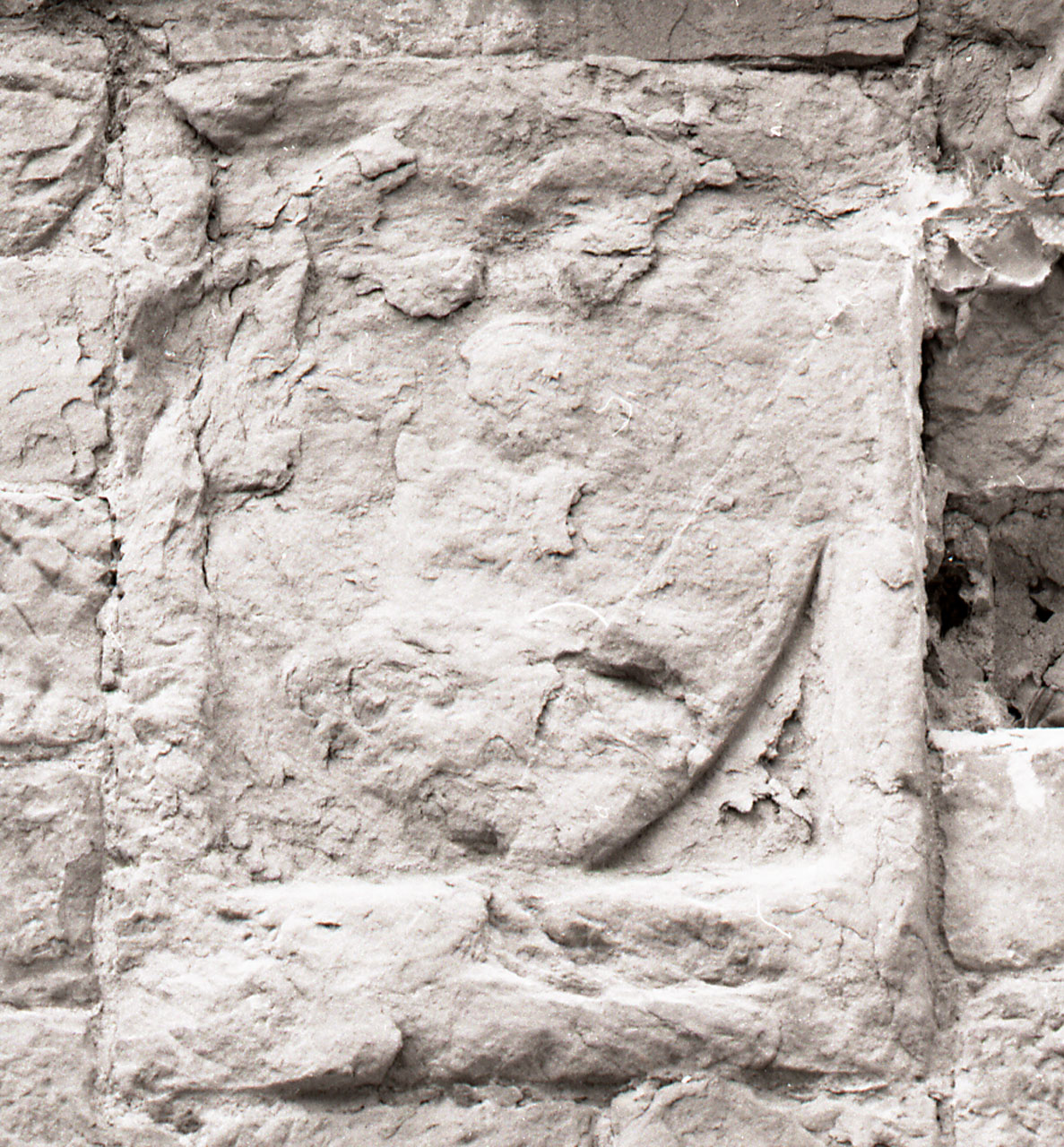 stemma gentilizio (scultura, opera isolata) - bottega toscana (prima metà sec. XV)