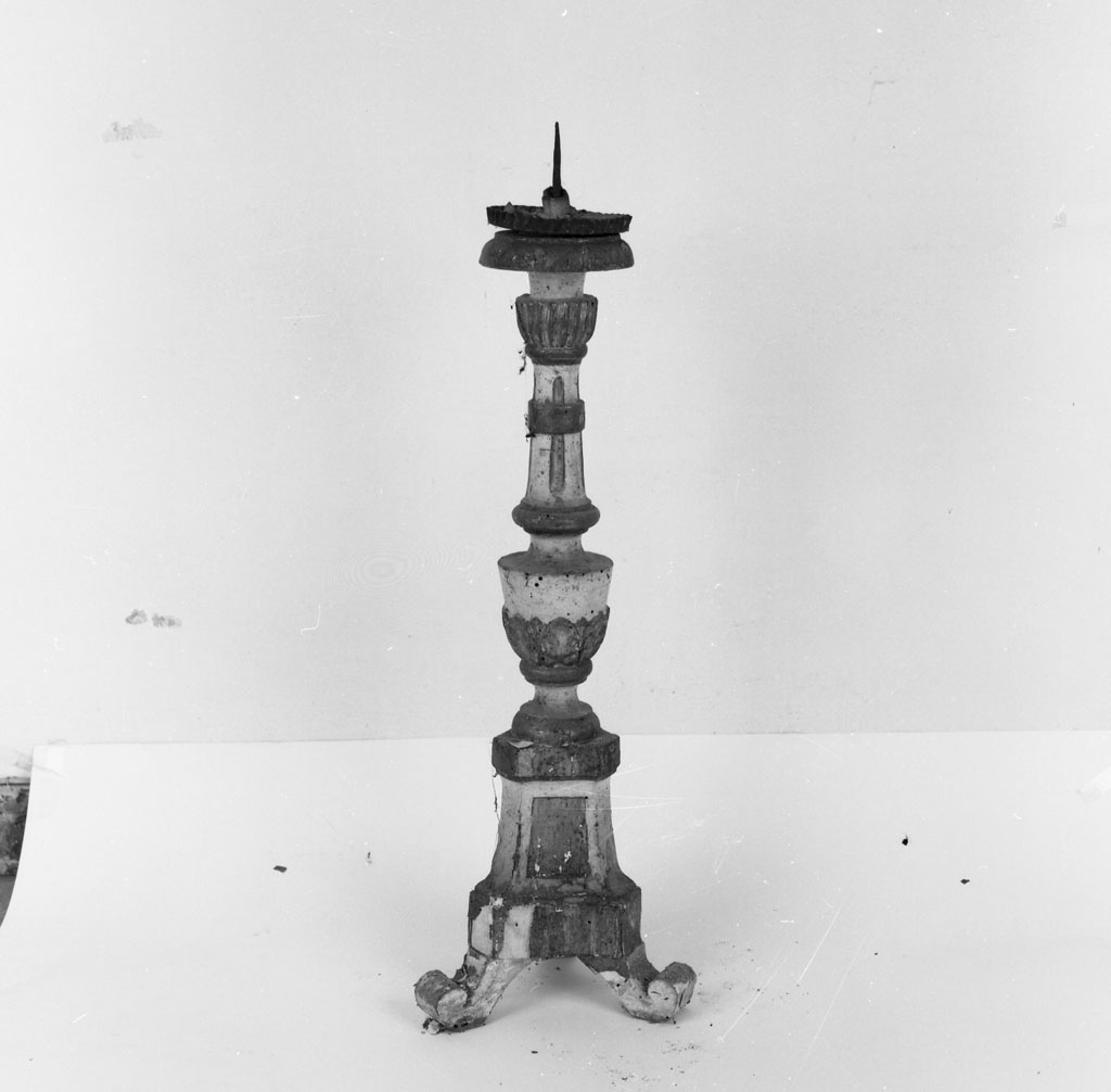 candeliere d'altare, serie - bottega toscana (metà sec. XVIII)