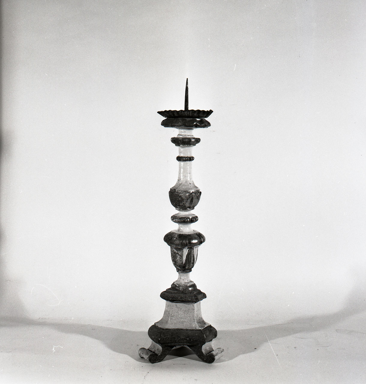 candelabro, serie - bottega toscana (fine/inizio secc. XVIII/ XIX)
