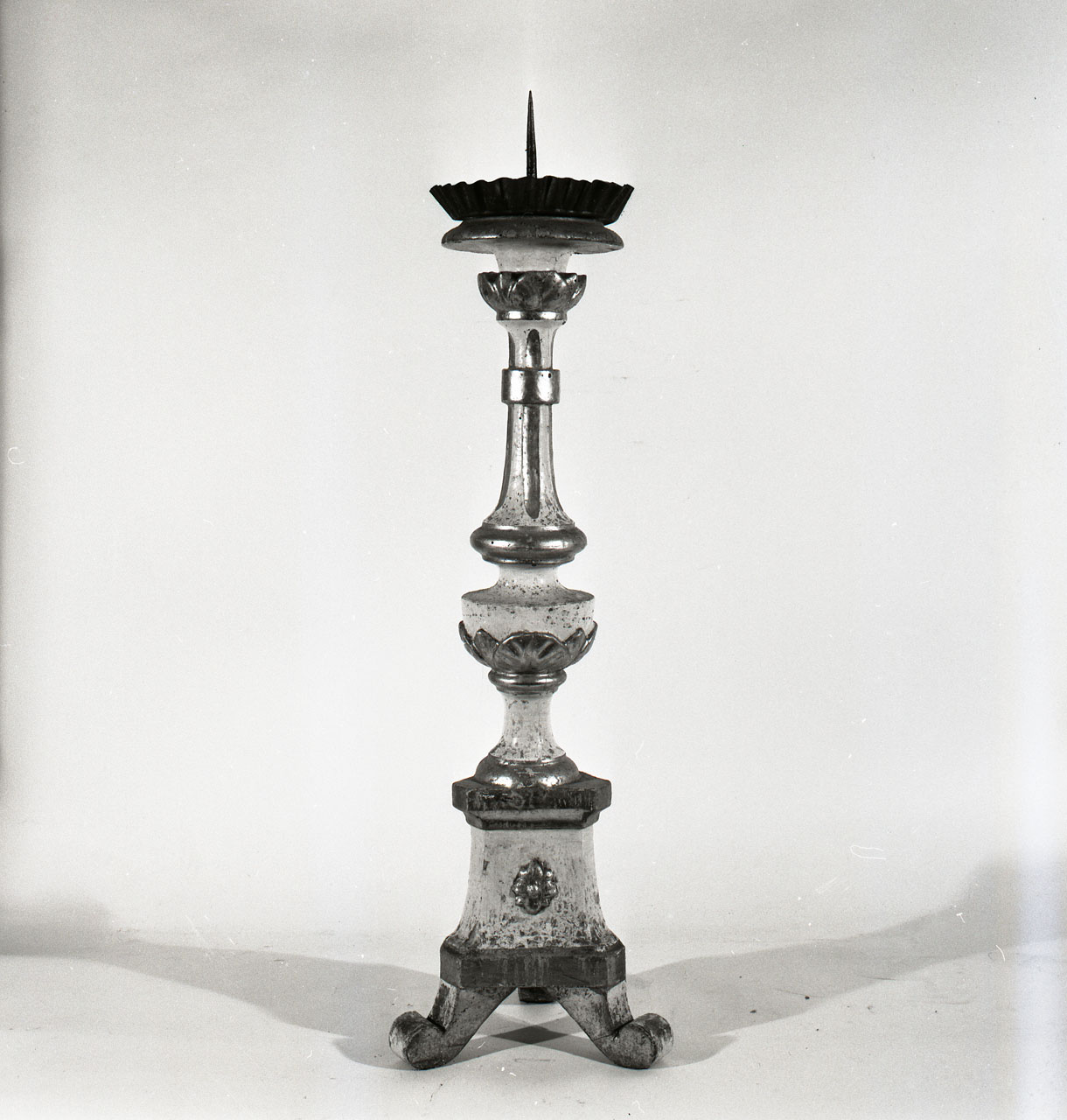 candelabro, serie - bottega toscana (fine/inizio secc. XVIII/ XIX)