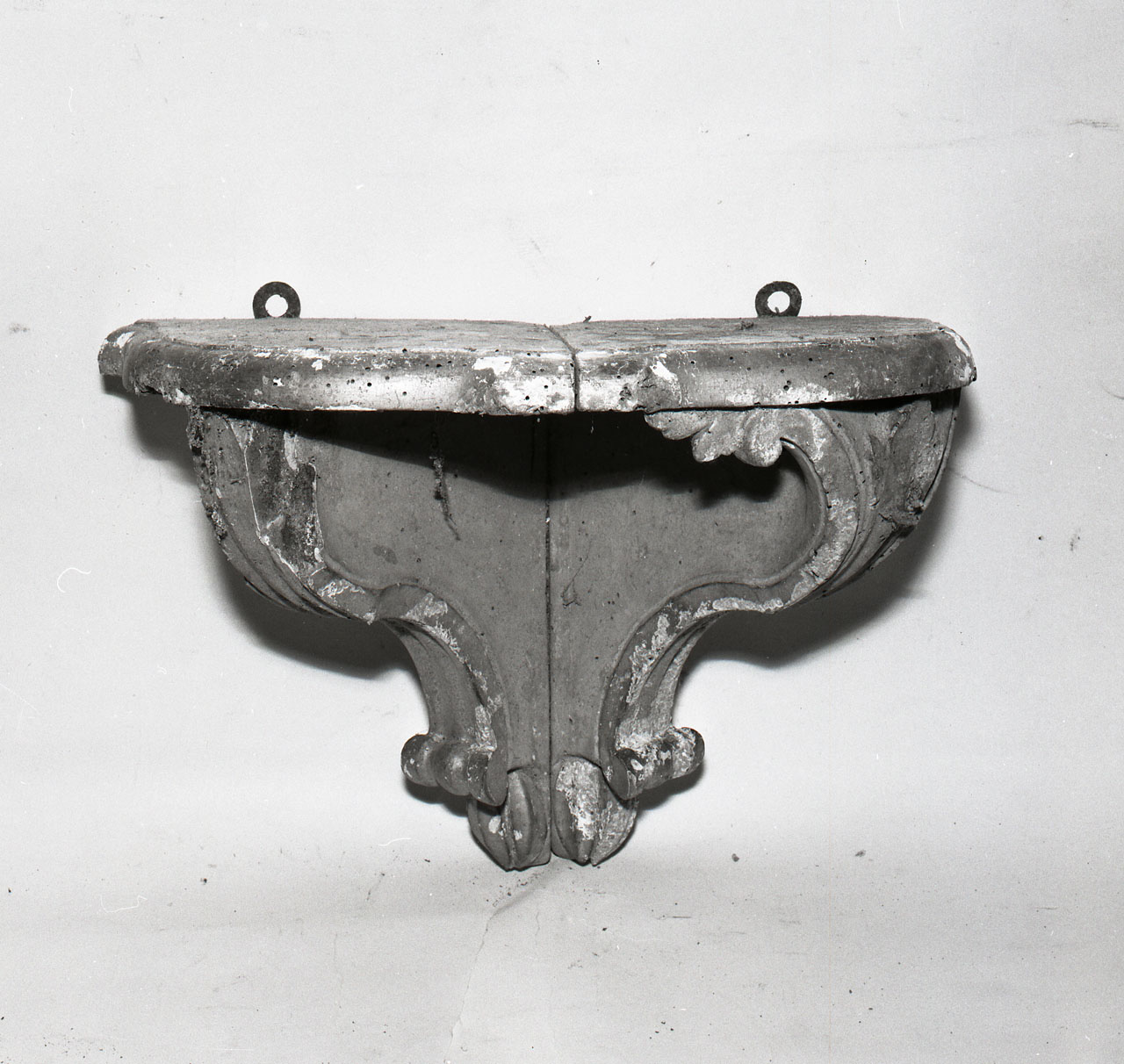 mensola - angolare - bottega italiana (fine/inizio secc. XVIII/ XIX)