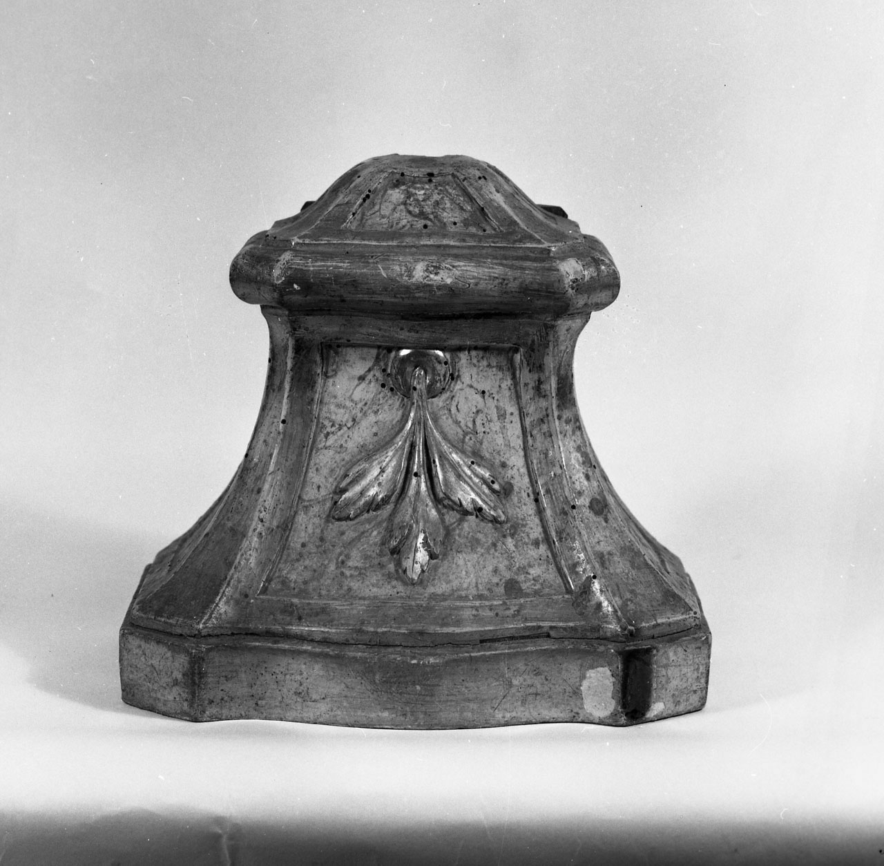 base per croce - bottega toscana (sec. XVIII)