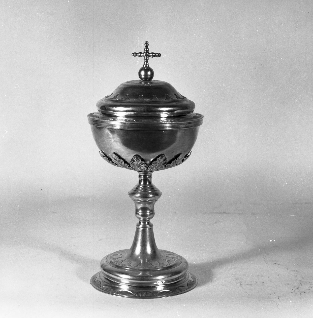 pisside - bottega toscana (fine sec. XIX)