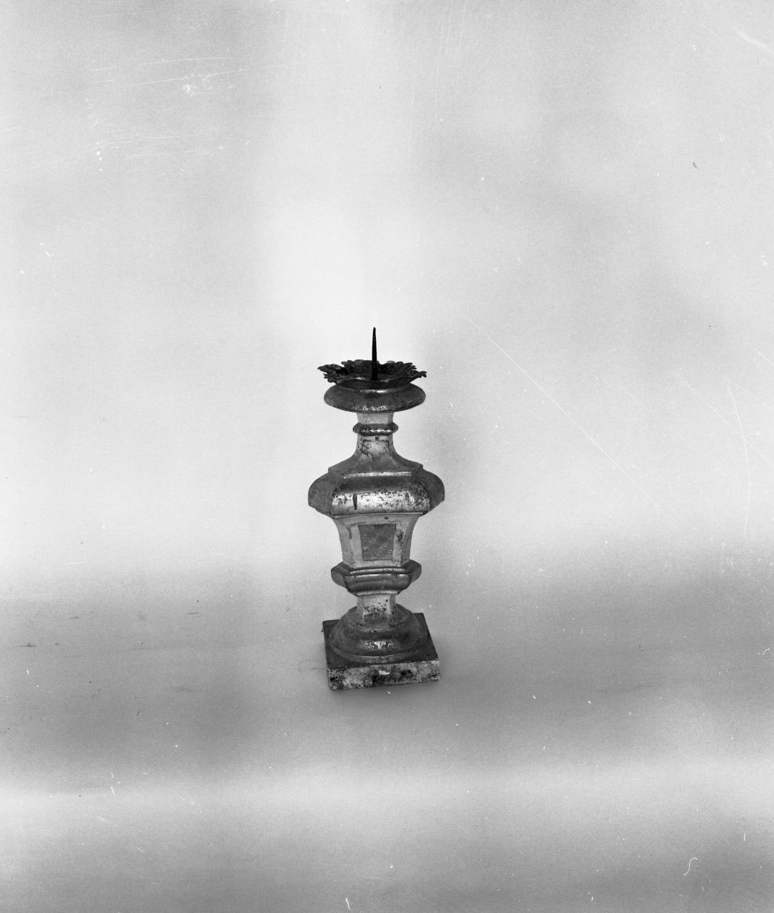 candeliere d'altare, coppia - bottega toscana (prima metà sec. XIX)