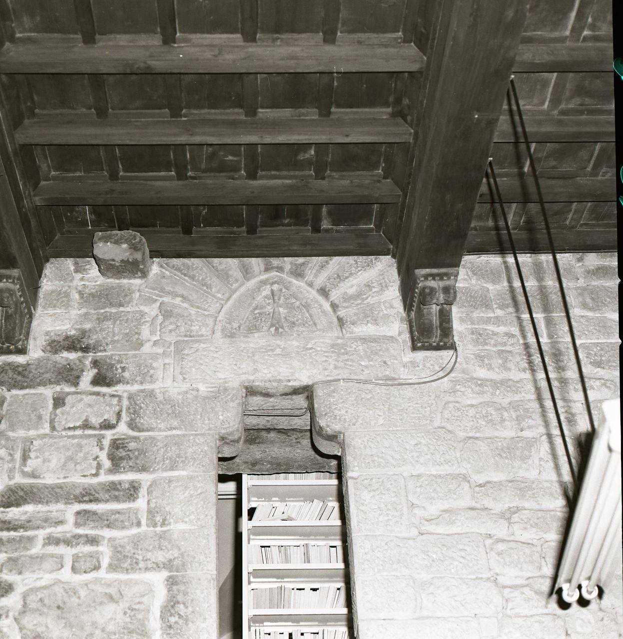 croce (rilievo) - ambito toscano (prima metà sec. XIV)