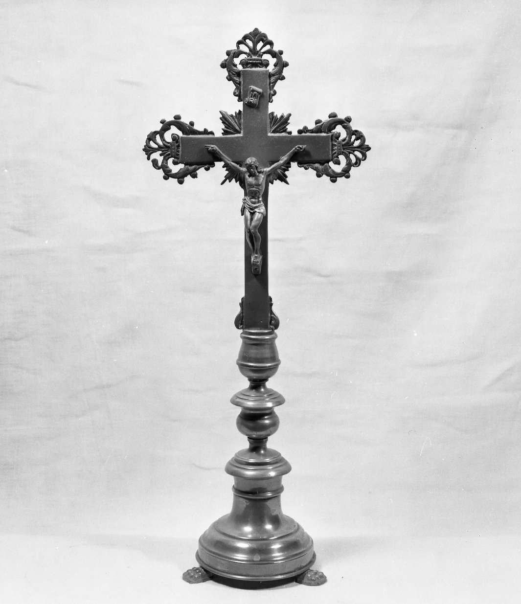 croce d'altare, opera isolata - bottega toscana (fine sec. XIX)