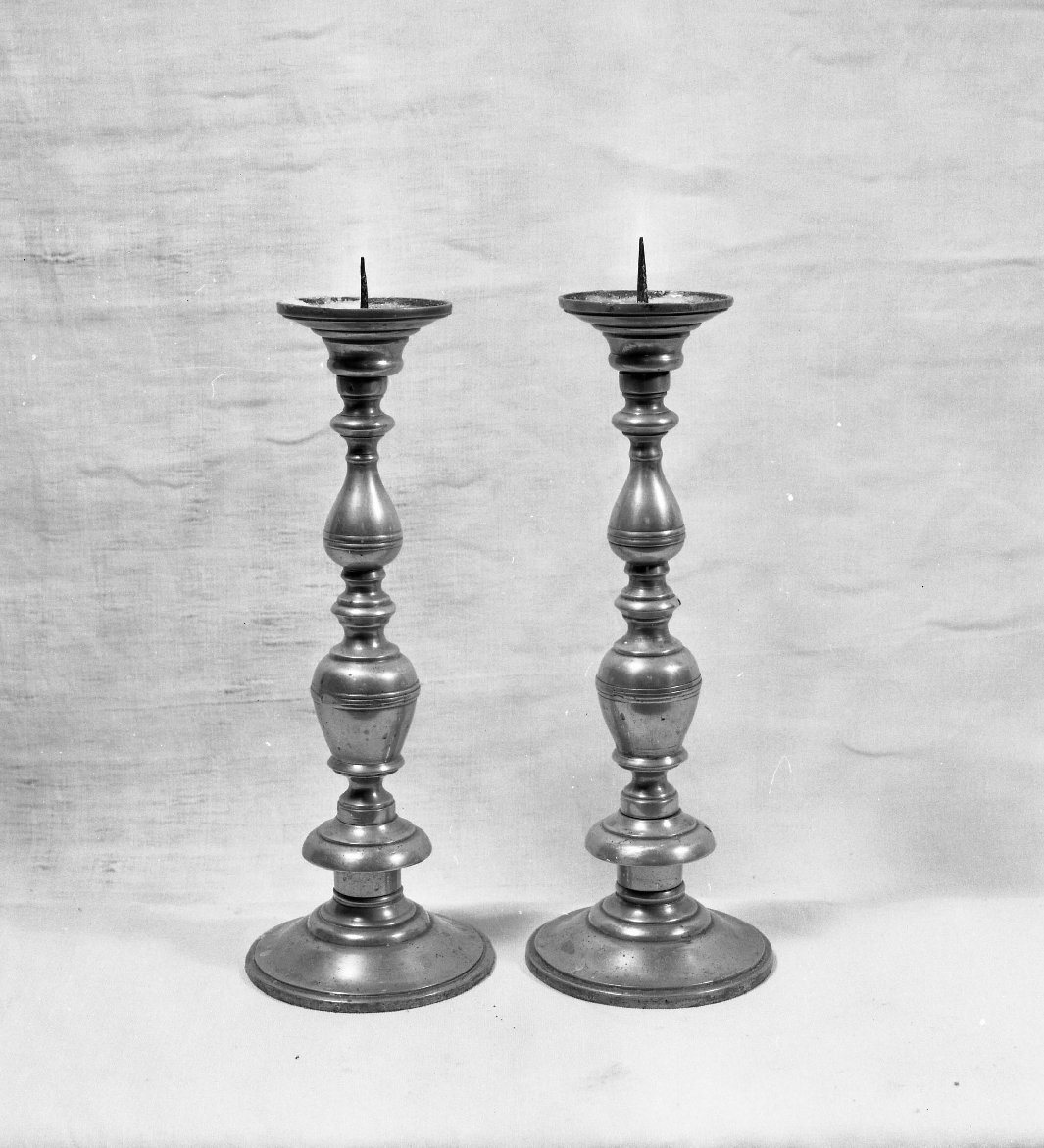 candeliere d'altare, serie - bottega toscana (sec. XIX)