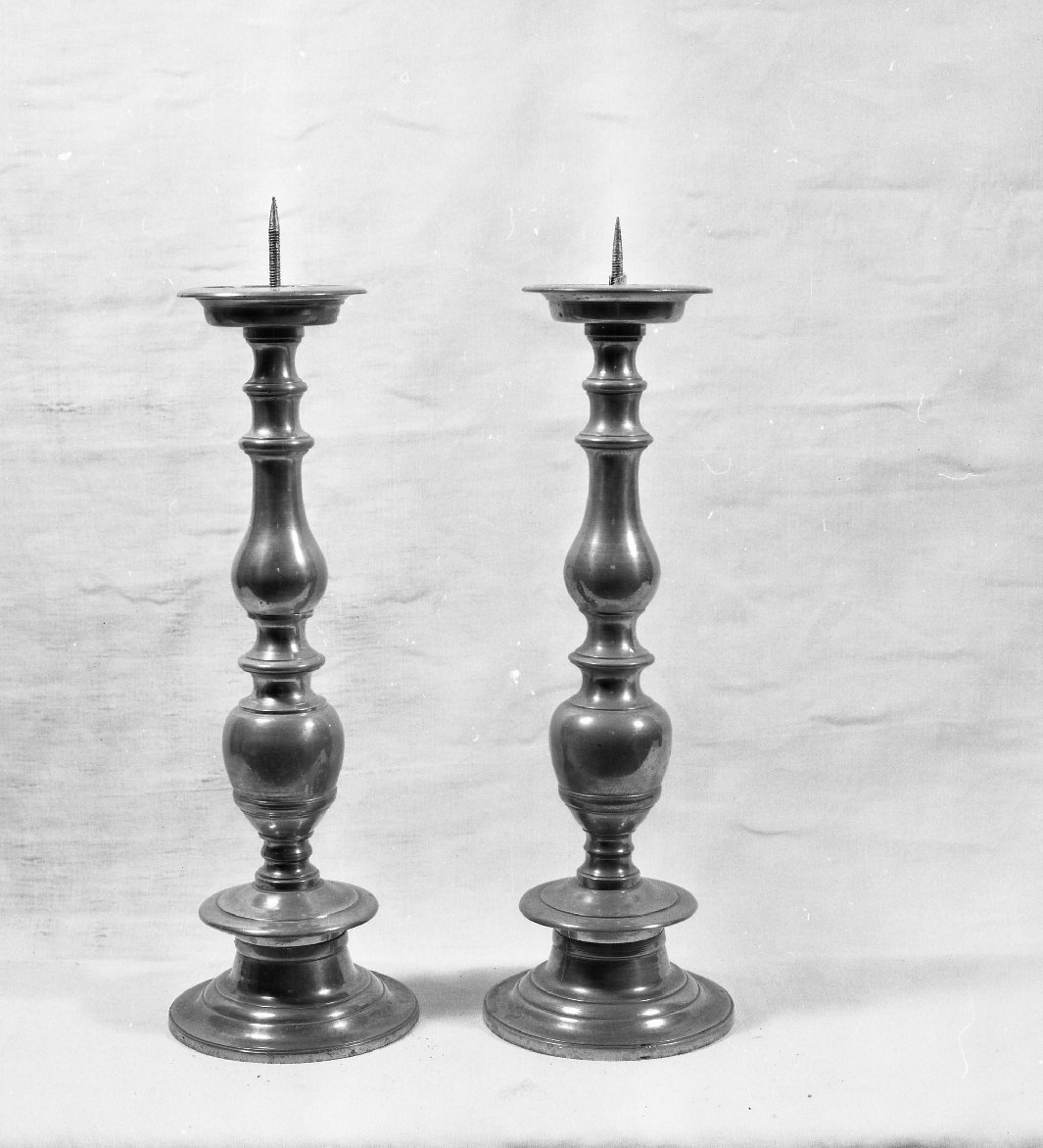 candeliere d'altare, serie - bottega toscana (sec. XIX)