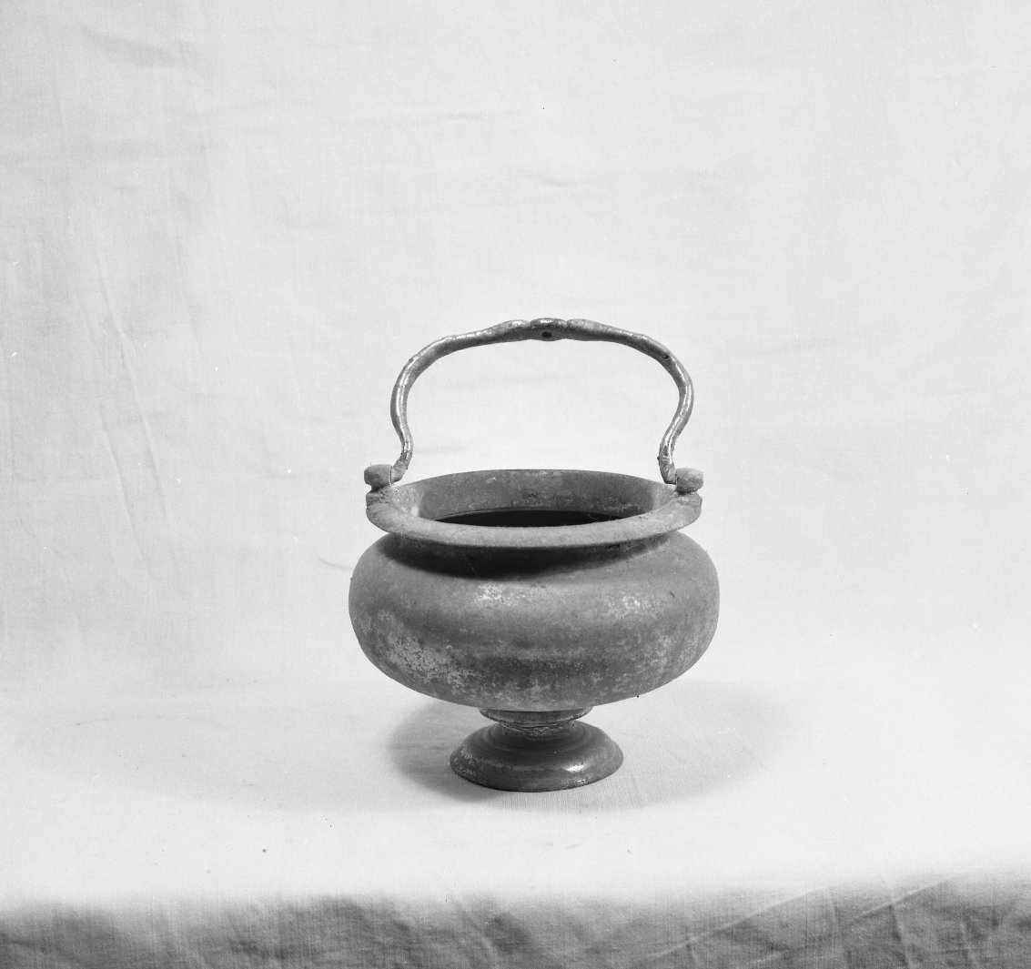 secchiello per l'acqua benedetta, opera isolata - bottega toscana (metà sec. XVII)