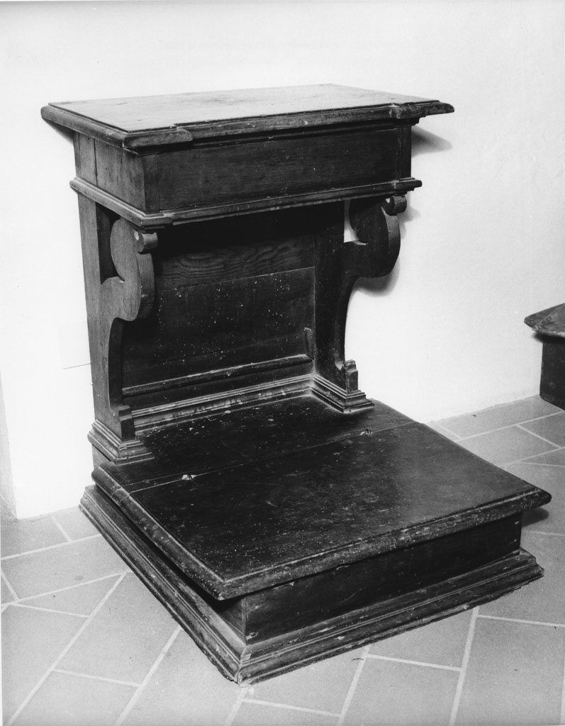 inginocchiatoio - a montanti sagomati, opera isolata - bottega toscana (seconda metà sec. XIX)