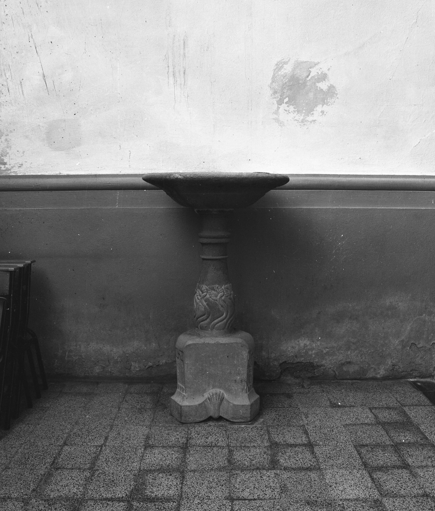 acquasantiera - a fusto, opera isolata - bottega cortonese (primo quarto sec. XX)