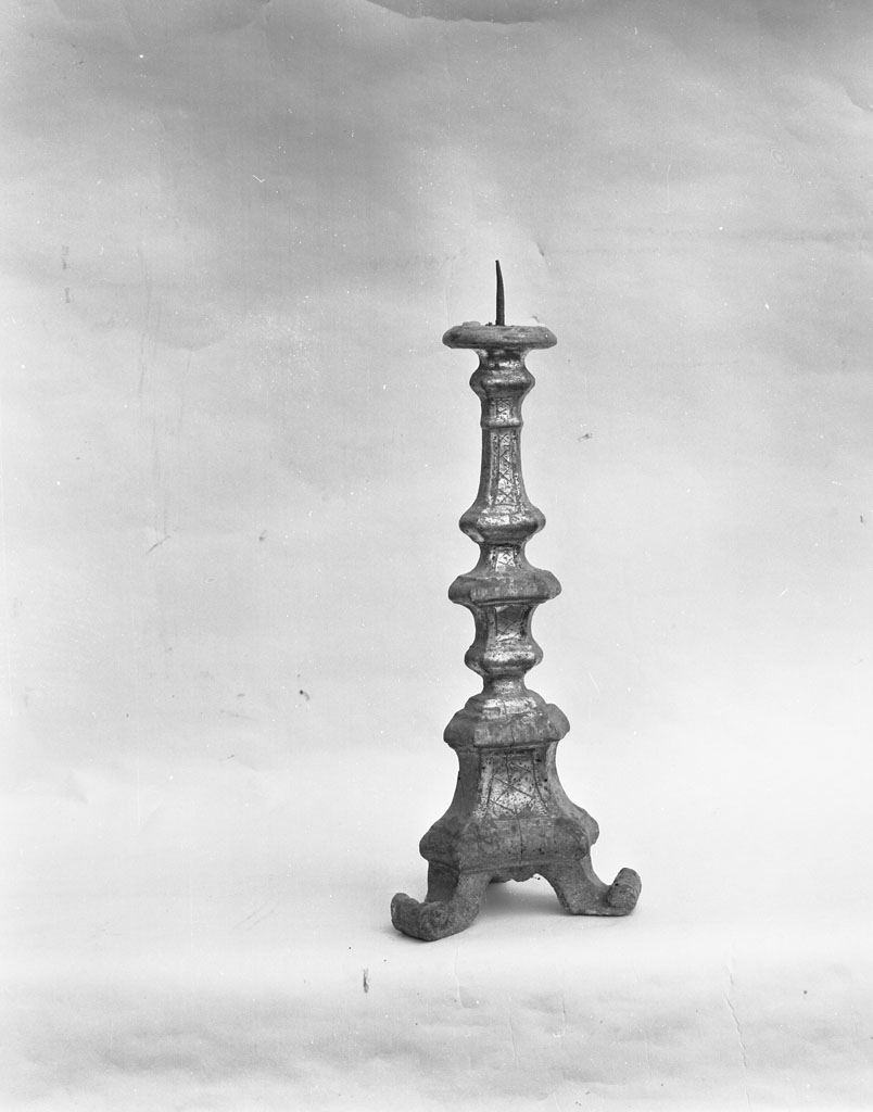 candeliere d'altare, serie - bottega cortonese (sec. XVIII)