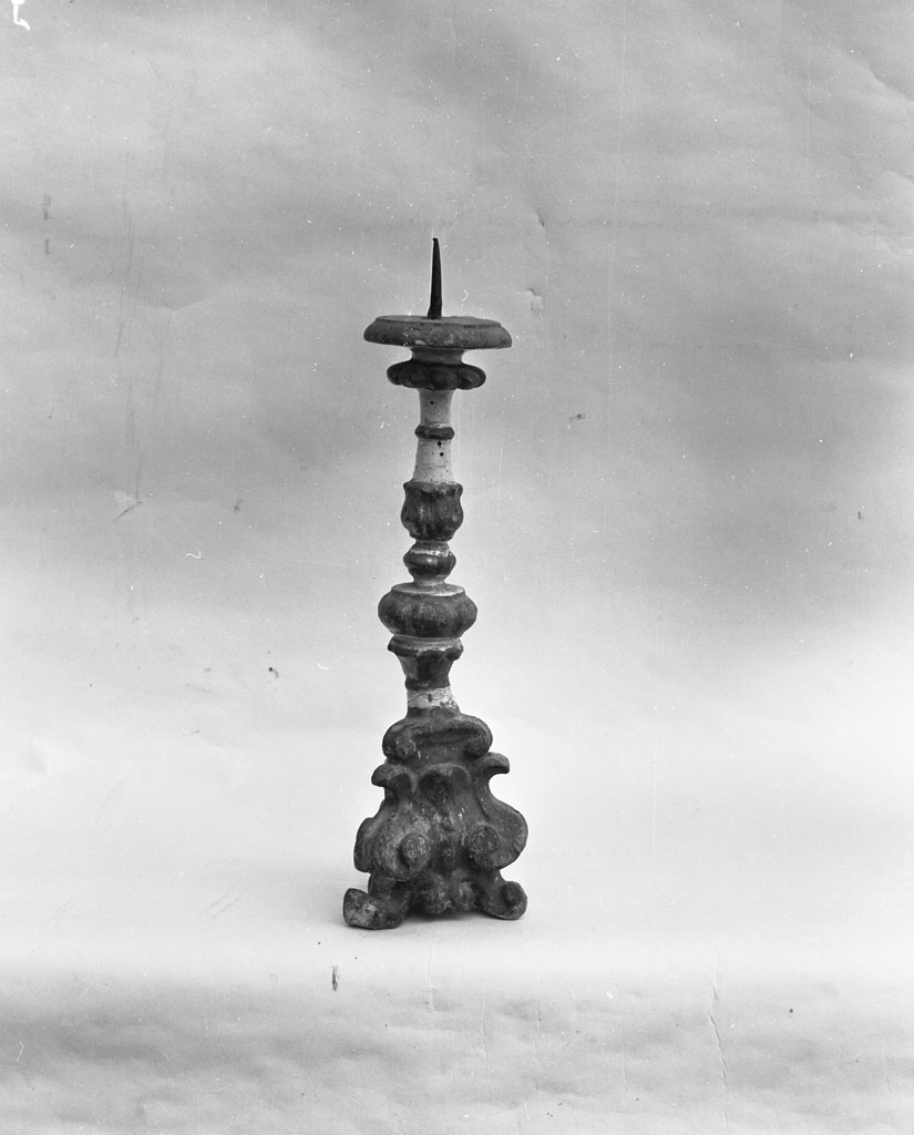 candeliere d'altare, serie - bottega cortonese (sec. XVII)