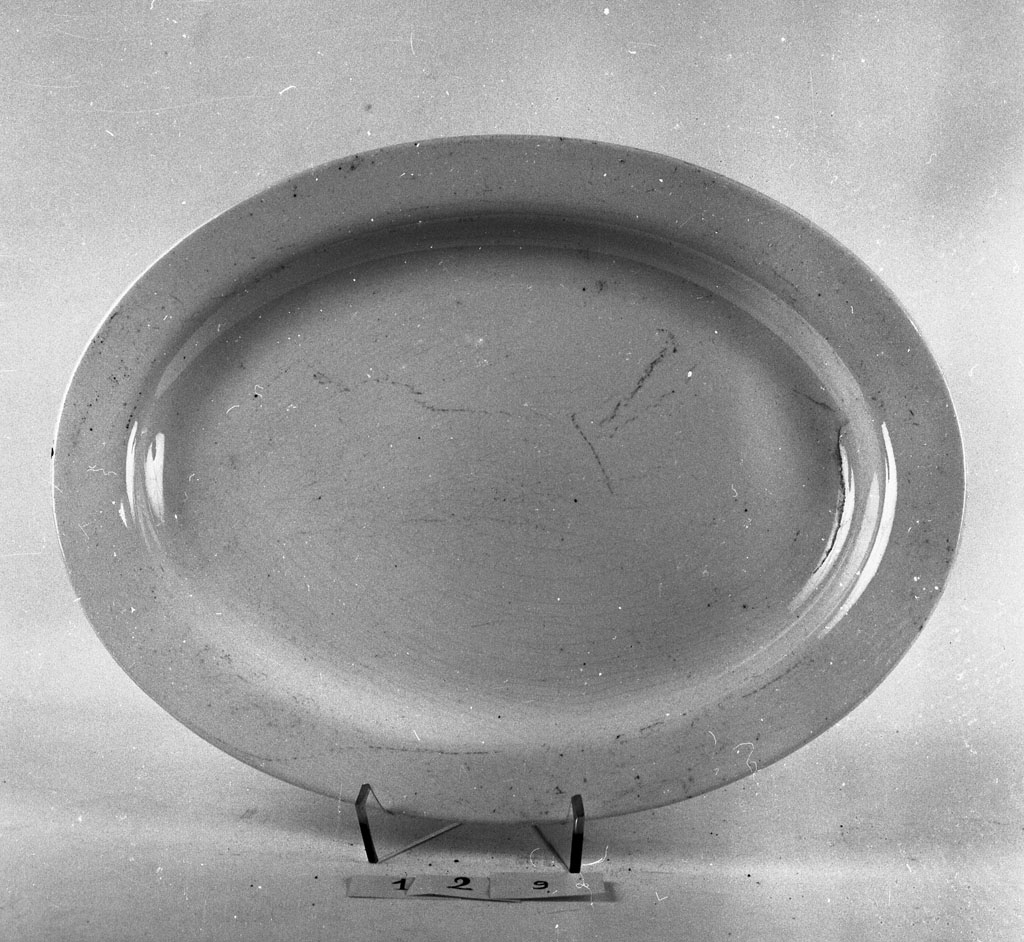 vassoio, opera isolata - bottega Wedgwood (prima metà sec. XIX)