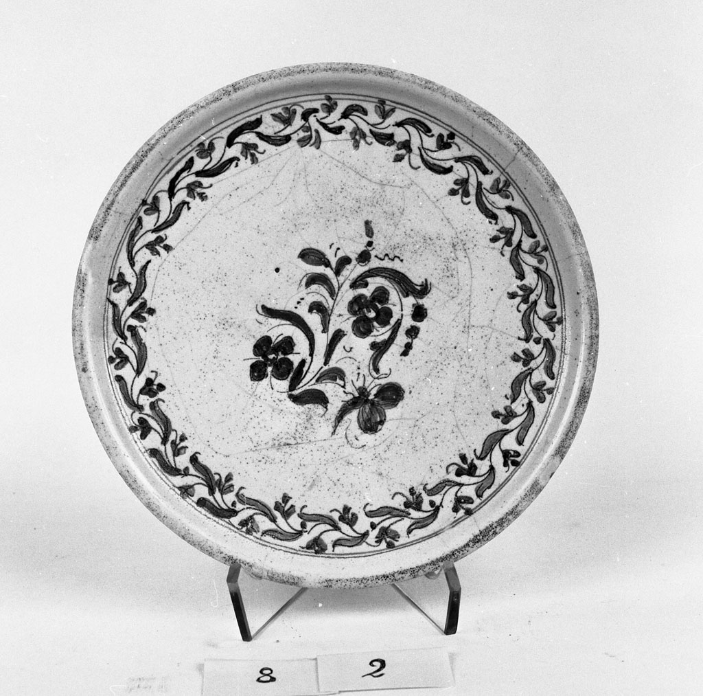 alzata, opera isolata - bottega faentina (sec. XVIII)