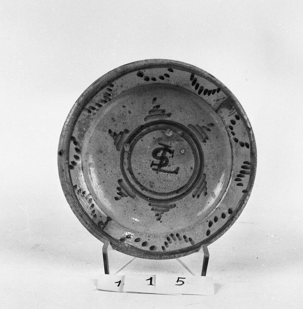 piatto fondo, opera isolata - bottega toscana (fine/inizio secc. XVIII/ XIX)