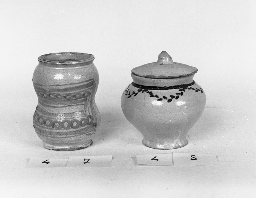 vaso da farmacia, opera isolata - bottega Italia centro-settentrionale (inizio sec. XIX)