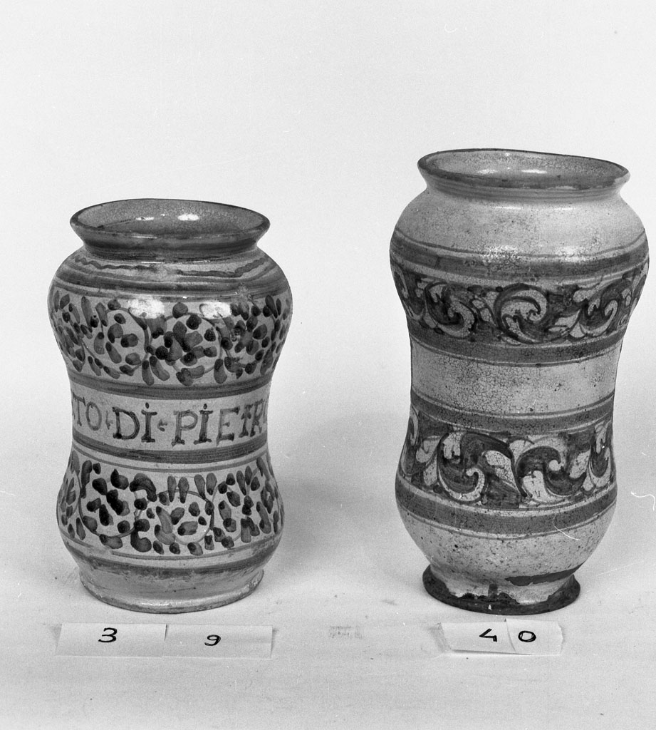 vaso da farmacia, opera isolata - bottega Italia centro-settentrionale (fine/inizio secc. XVII/ XVIII)