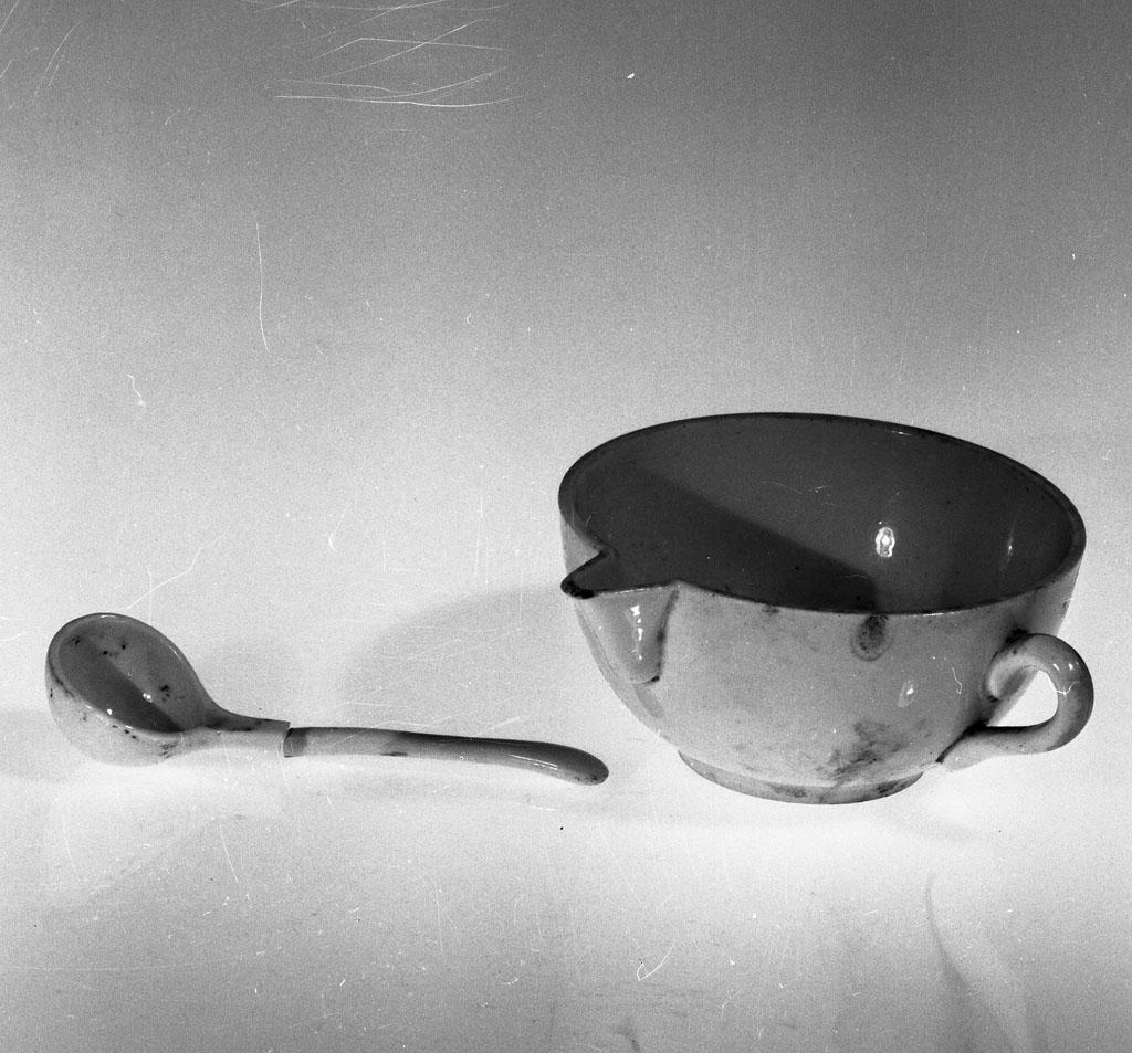 tazza, opera isolata - bottega italiana (prima metà sec. XX)