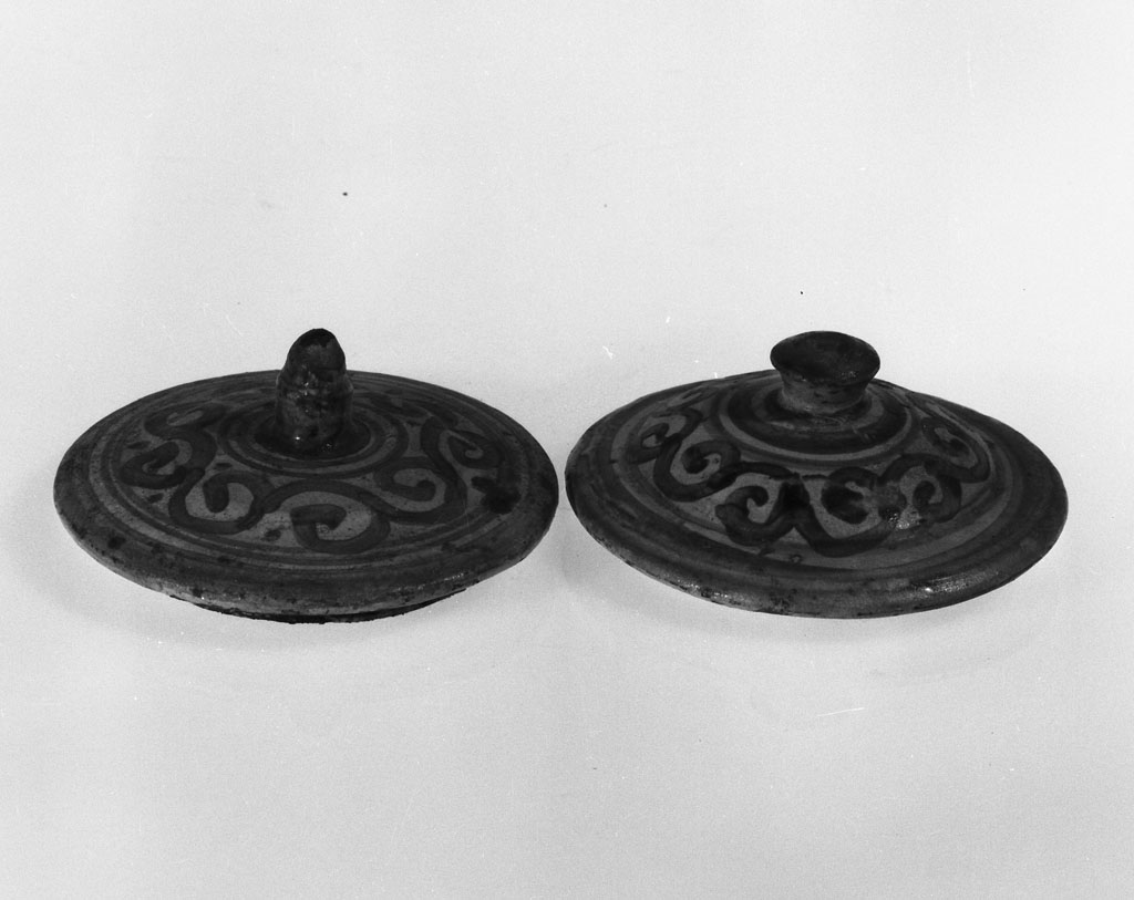 coperchio, serie - bottega Italia centro-settentrionale (fine/inizio secc. XVII/ XVIII)